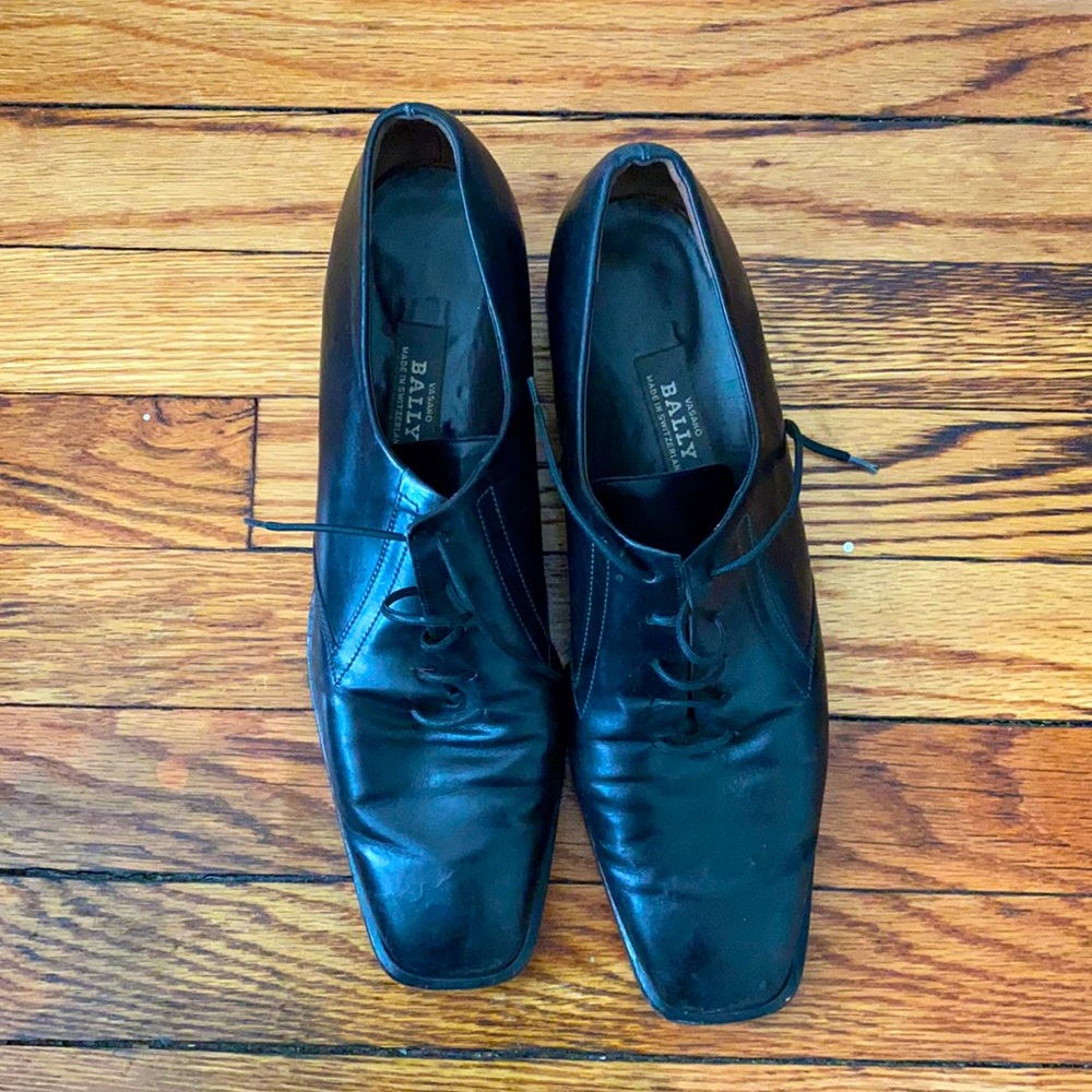 Bally lace up black leather shoes